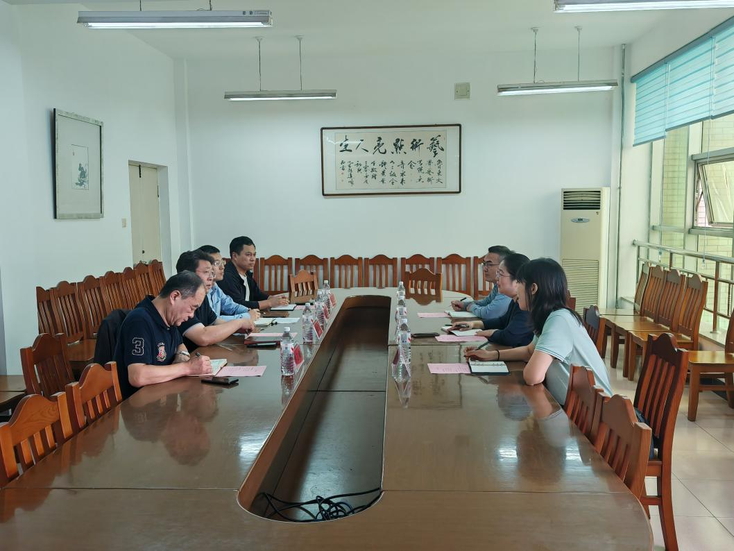 山东农业大学艺术学院党委书记孙丽一行来我院调研交流
